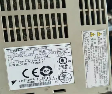 YASKAWA SGD-04APY61 AC SERVO AMPLIFIER 200-230V 6/2.6A 50/60HZ neu