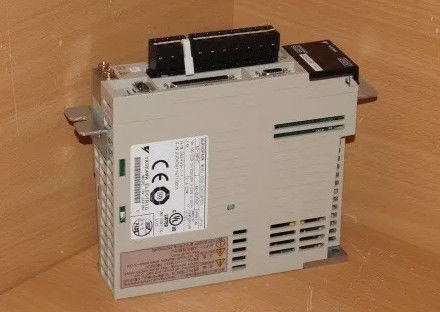 YASKAWA Servo Pack SGDS-02A01ARY501 Industrieller Servomotor