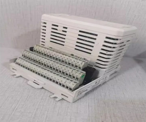 ABB AO895 3BSC690087R1 Analog-Ausgang HART 8 ch Steuermodul