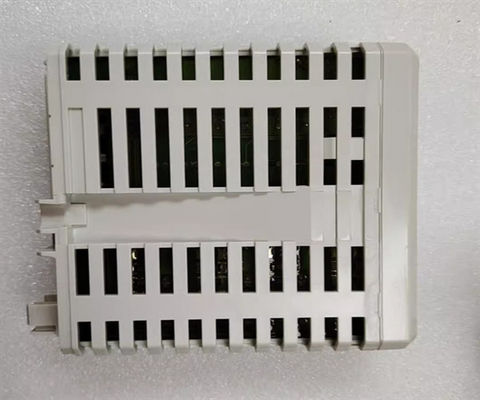 3BSC690074R1 ABB DO890 Digitale Ausgabe 4x1 ch Stromversorgungsmodul