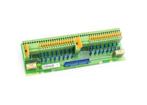 ABB DSTD 150A Verbindungseinheit für digitale 57160001-UH-Eingangskabel 32 Kanäle Max 60 V
