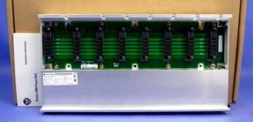 Allen-Bradley 2093-PRS7 KINETIX 2000 SERVO POWER RAIL 7 Schlitze