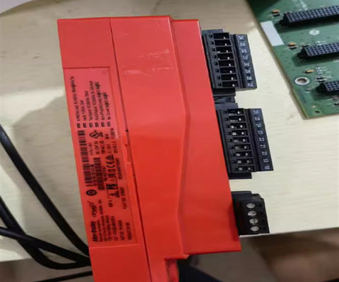 Allen Bradley 1791ES-IB8XOBV4 Steuergerät/Programmierbarer Logikcontroller