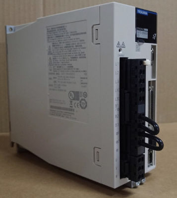 SGM7G-30AFC61/09/13AFC61/20/44/50/75A7/FAA/61/6C Yaskawa Servomotor Original