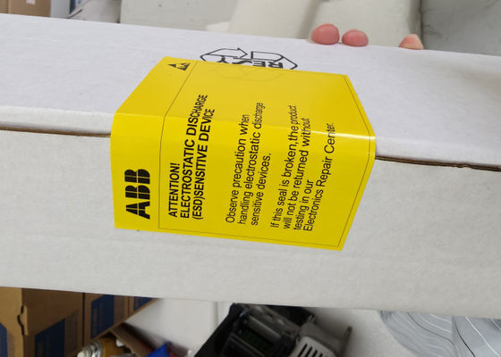 ABB Industrial Servo-Antriebe RMIO-11C 24V DC-230V Wechselstrom IP20