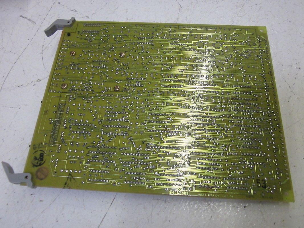 DS3800NSFC GE-Eingabe-Isolator-Board zur Montage des Boards mit Schrauben im Antriebsinterieur