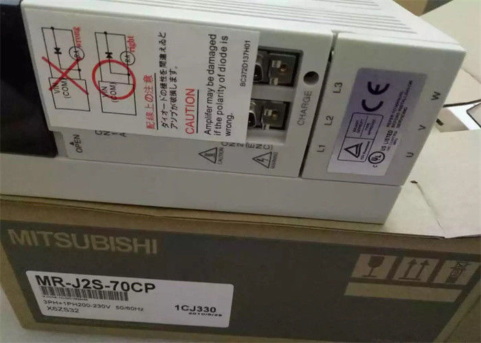NEW Mitsubishi 750W Industrie-AC Servomotorantrieb MR-J2S-70CP Drei-Phasen-Verstärker