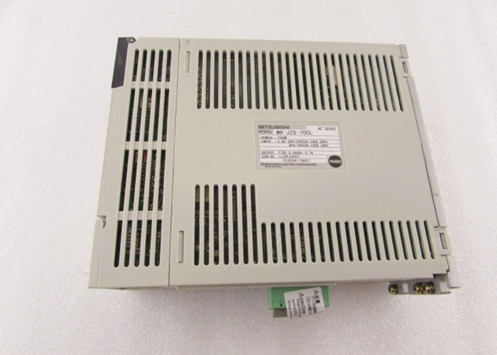 Japan MITSUBISHI Electric 750W Wechselstrom-Servoverstärker MR-J2S-70CL Industrie-Servoantrieb Neues