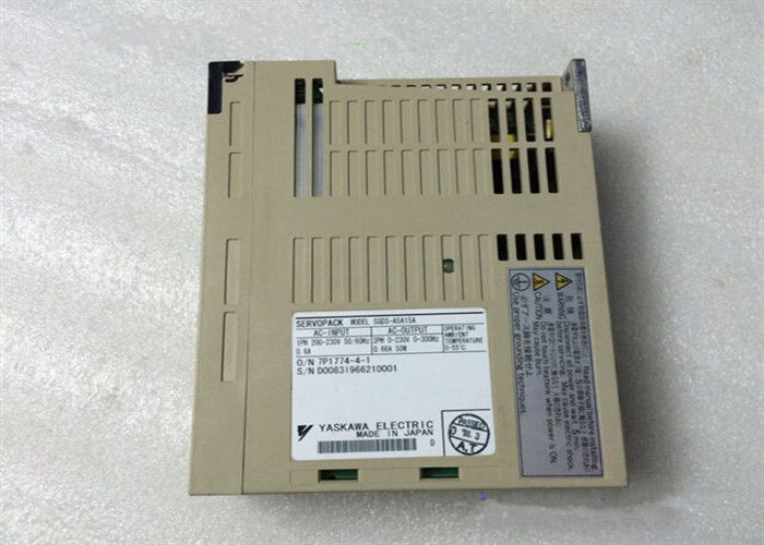 Yaskawa Wechselstrom-Servo-Antriebe brandneue SGDS-A5A15A in Original-Box