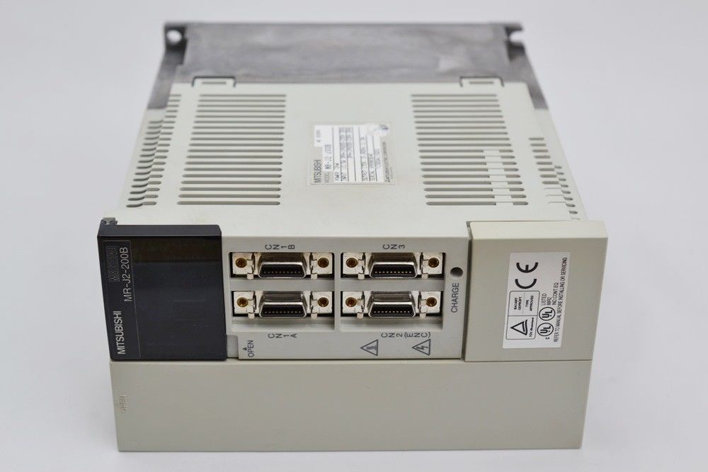 2.0kw MITSUBISHI MR-J2-200B Industrieller Servoantrieb Drei-Phasen-AC200V SSCNET-Typen-Schnittstelle