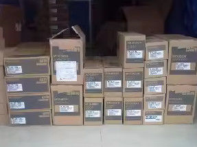 MR-J2S-20A-EG 200W industrielles Servo fährt Servoverstärker 1.8A DC284-326V Mitsubishi